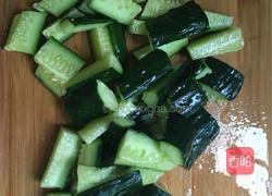 凉拌青瓜的做法图解2