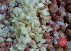 炸蒜香花生的做法图解2