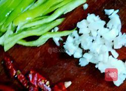 酸辣黄豆芽（治疗口腔溃疡的良方）的做法图解2