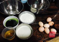 菠菜汁戚风蛋糕的做法图解1