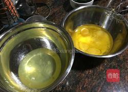 菠菜汁戚风蛋糕的做法图解3