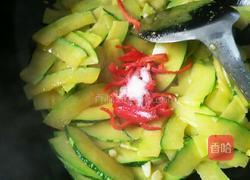 清炒嫩南瓜片的做法图解5