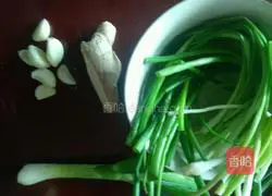 Illustration of how to make dried sauerkraut mixed with oatmeal noodles 5