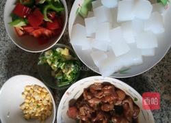 鸡腿肉炒凉粉的做法图解1