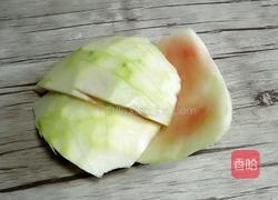 凉拌西瓜皮的做法图解1