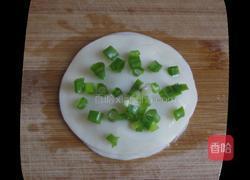 饺子皮葱油饼的做法图解5