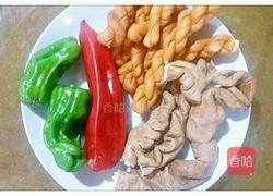 麻花肥肠煲的做法图解1