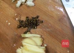 ﻿﻿﻿﻿﻿﻿﻿﻿﻿﻿﻿﻿﻿﻿﻿﻿﻿﻿﻿﻿﻿﻿﻿﻿泥鳅烧黄瓜的做法图解3