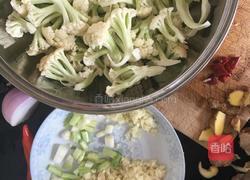 辣炒花菜的做法图解1