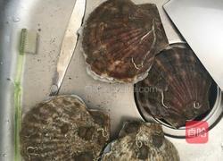 蒜蓉粉丝蒸扇贝的做法图解1