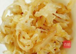 凉拌海蜇皮蛋的做法图解1