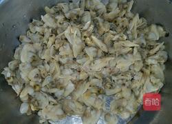 麻辣花蛤肉的做法图解1