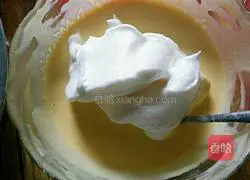 Yoghurt chiffon cake eight-inch recipe illustration 10