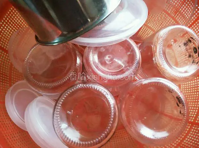 玻璃瓶和酸奶机内胆高温消毒后倒扣滴干水