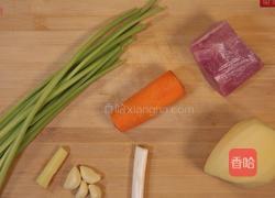 炒三丁的做法图解1