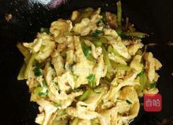 鸡蛋丝炒辣椒丝的做法图解4