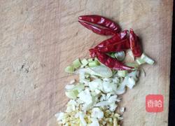 羊肉炒蒜薹的做法图解4