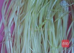 韭黄炒蛋的做法图解1