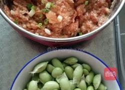 肉丸毛豆的做法图解1