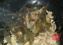 青椒粉皮炒鸡腿肉的做法图解3