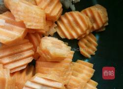 胡萝卜大骨头汤的做法图解3