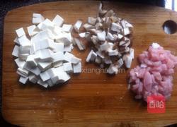 香菇豆腐汤的做法图解1