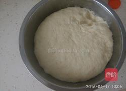 香菇豆包的做法图解1