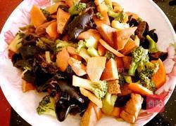 西蓝花木耳胡萝卜炒鸡肉片的做法图解7