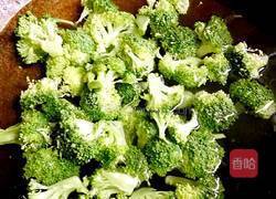 西蓝花木耳胡萝卜炒鸡肉片的做法图解2