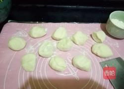 韭菜鸡蛋包子的做法图解8