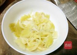 咸菜炒姜丝的做法图解1