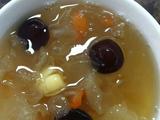 红枣银耳莲子汤的做法[图]