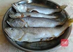 红烧黄鱼的做法图解1
