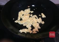韭苔炒鸡蛋的做法图解2