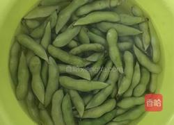 盐水香辣毛豆的做法图解1