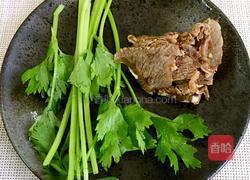 芹菜牛肉粥的做法图解2