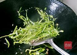 青椒榨菜肉丝的做法图解9
