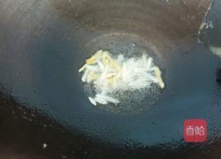 洋葱炒鸡肉条的做法图解4
