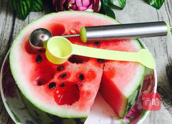 西瓜球的制作方法的做法图解1