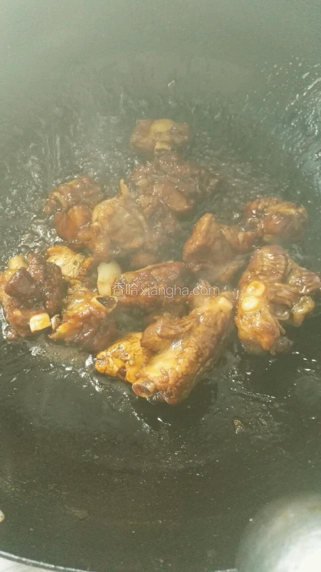 汁水收干即可出锅