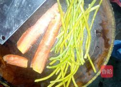 酸豇豆胡萝卜炒肉末的做法图解1