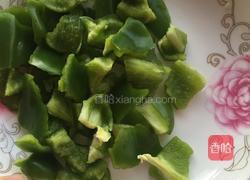 青椒葱头土豆片的做法图解2