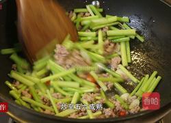 肉沫香芹炒粉条的做法图解4