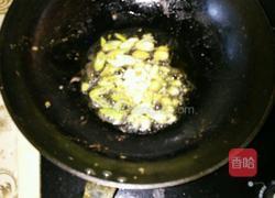 韭菜苔炒木耳的做法图解2