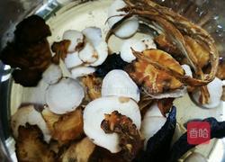 四物米酒乌鸡汤的做法图解1