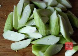 虾仁炒丝瓜的做法图解2