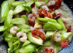 虾仁炒丝瓜的做法图解5