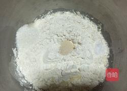 鲜虾培根披萨（九寸）的做法图解2