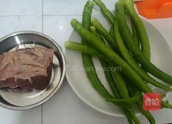 辣椒炒牛肉的做法图解1