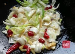 毛豆炒木耳的做法图解2